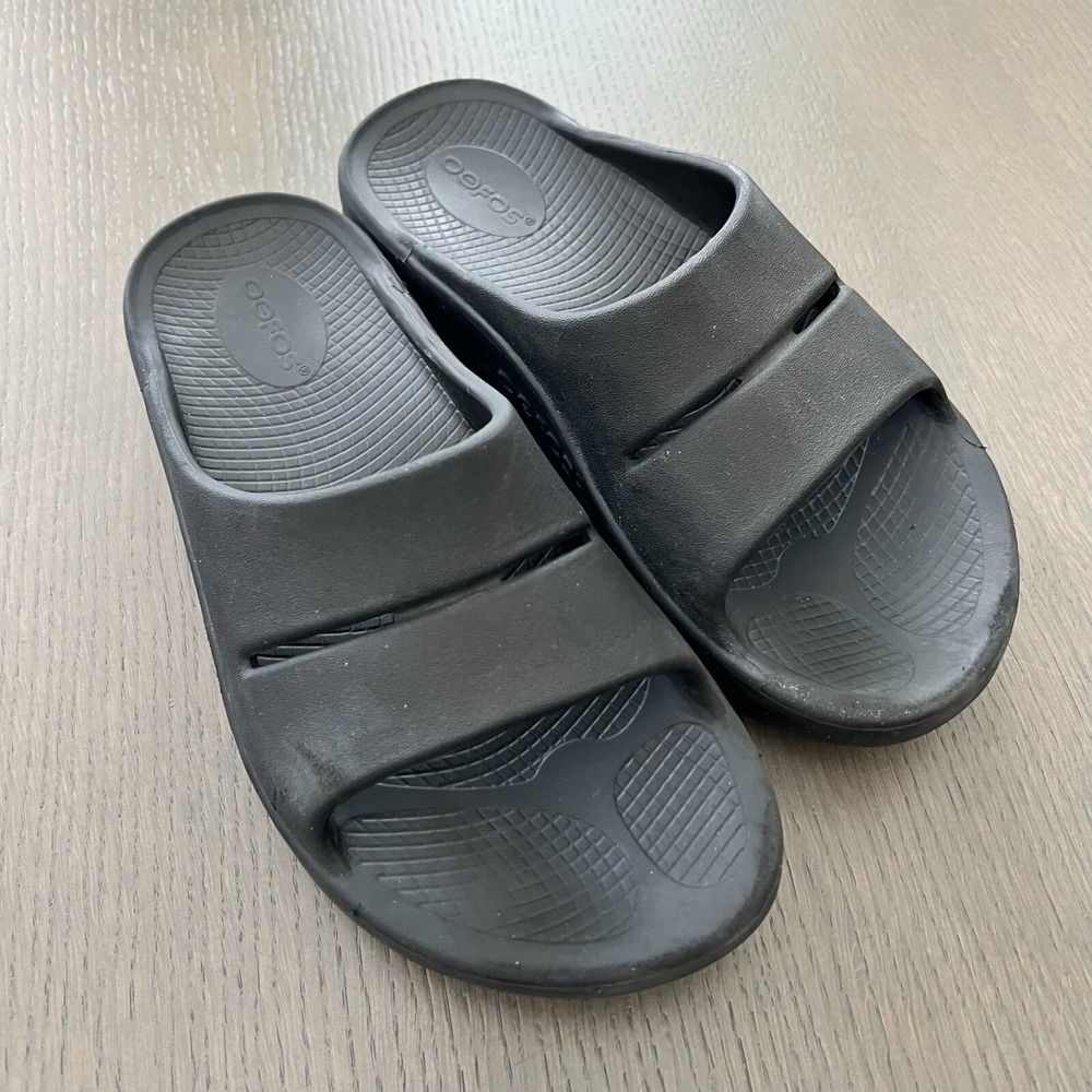 Oefos Black Rubber Slides Flip Flops Women's Size 7 / Men's Size 5 EU38